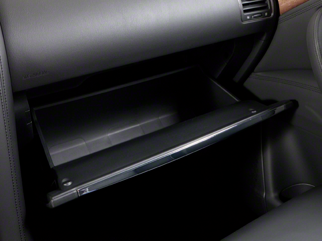 2011 INFINITI QX56 7-passenger