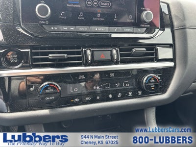 2025 Nissan Pathfinder SV