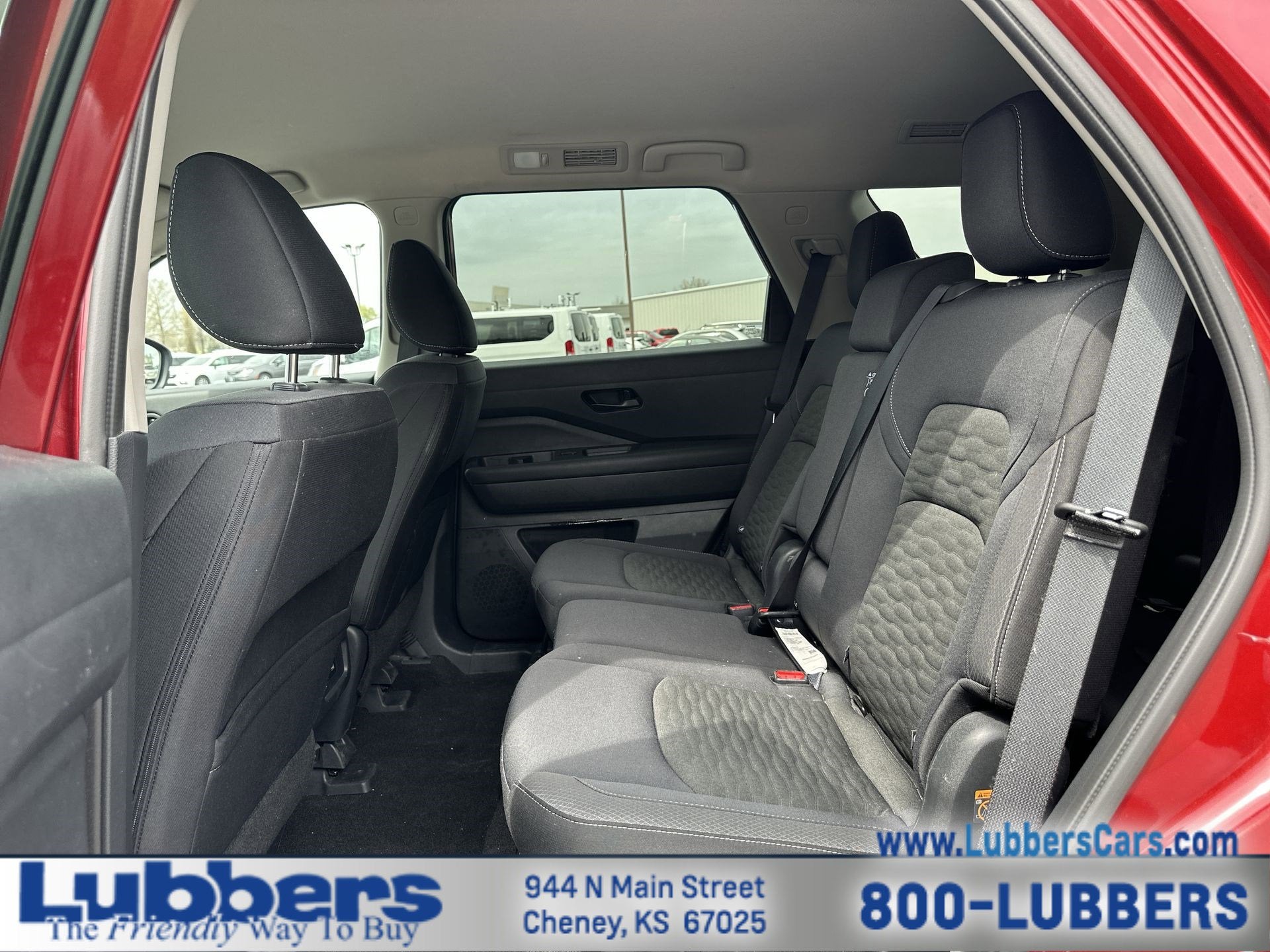 2025 Nissan Pathfinder SV