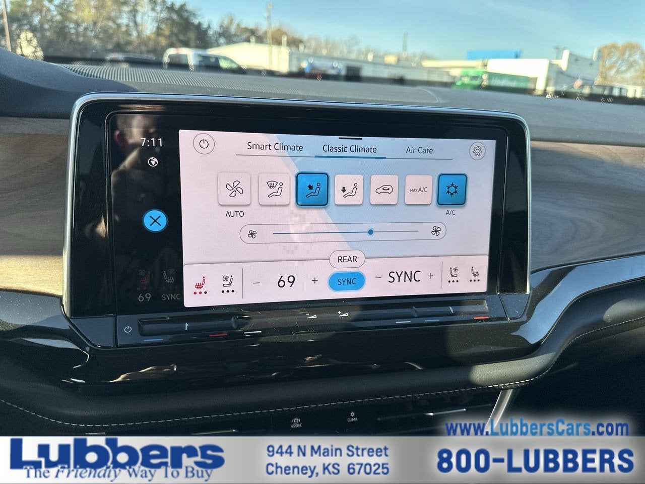 2025 Volkswagen Atlas 2.0T SE w/Technology