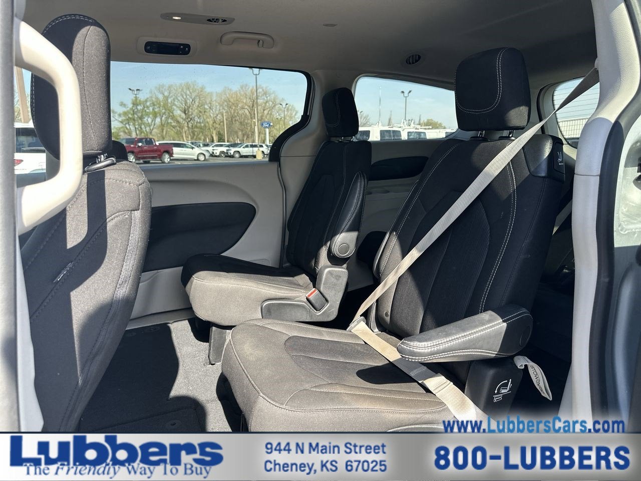 2023 Chrysler Voyager LX