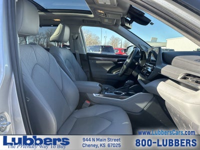 2022 Toyota Highlander Platinum